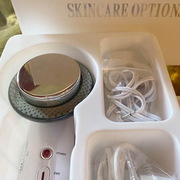 Skincare Options 3-IN-1 Slimming Machine w/ 2 bottles of Spotless Upgrade Gel - Picture 4 of 11